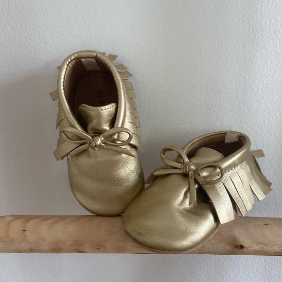 Infant Baby crib crawler gold moccasins sz 12 months - Picture 4 of 5